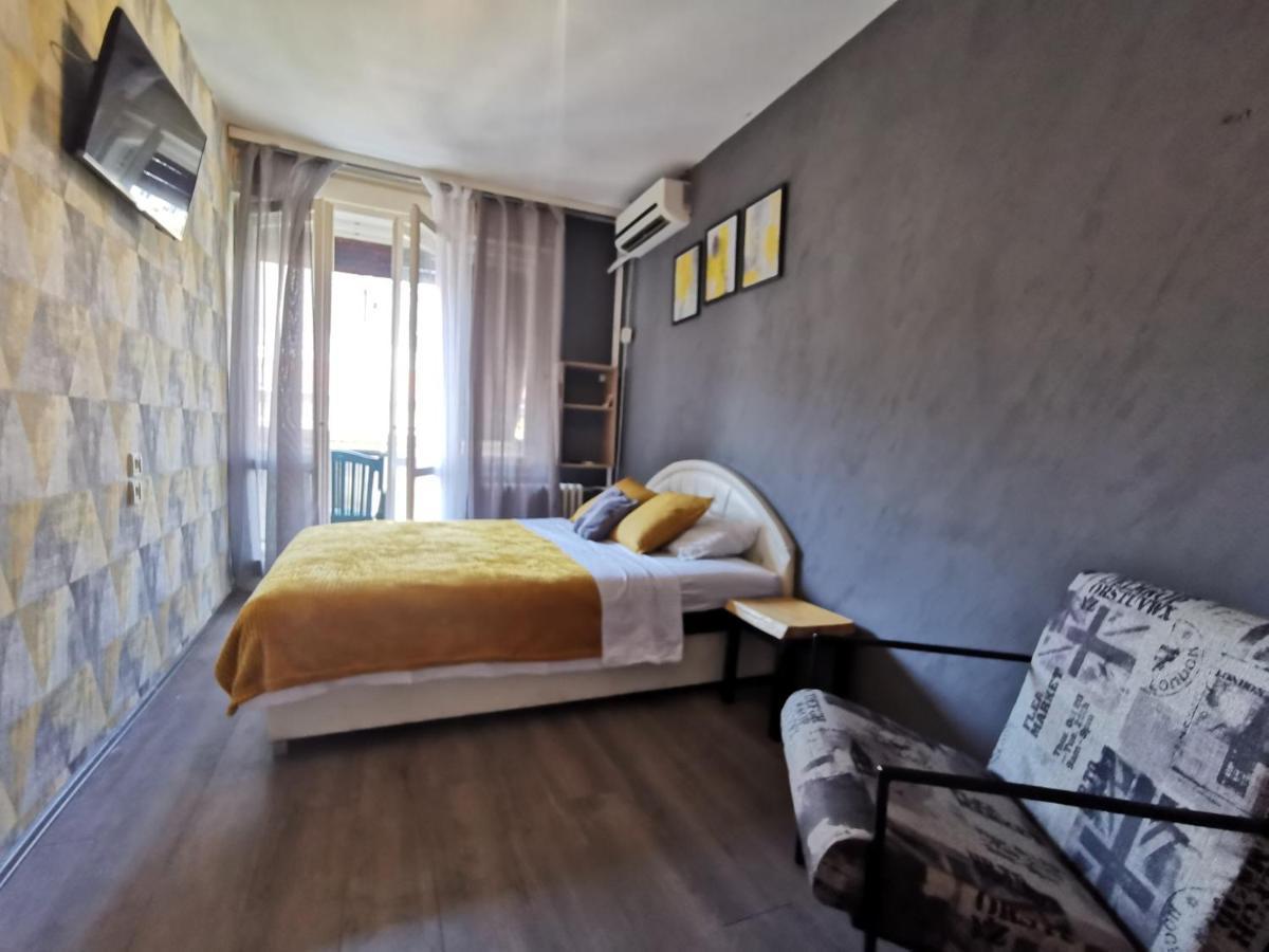 Apartment Hyde Belgrad Exteriör bild